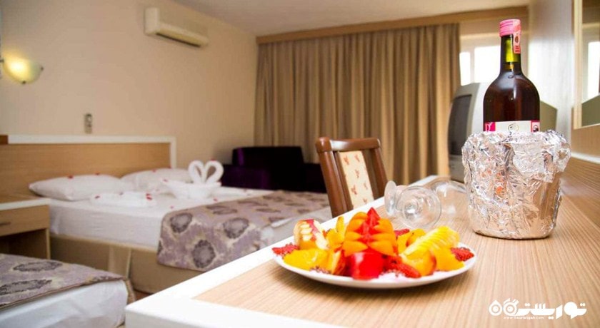 اتاق فمیلی هتل توناس بیچ آلتینکوم	